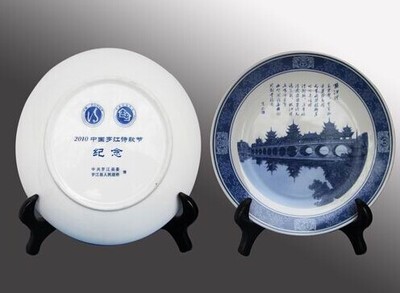 釉下青花大剑筒 景德镇陶瓷大花瓶的互联网销售新篇章